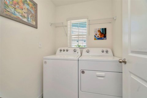House in Wimauma, Florida 3 bedrooms, 140.84 sq.m. № 1690958 - photo 5
