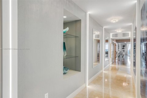 Condominio en venta en Aventura, Florida, 3 dormitorios, 303.23 m2 № 1964436 - foto 4