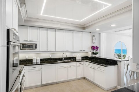 Condominio en venta en Aventura, Florida, 3 dormitorios, 303.23 m2 № 1964436 - foto 12