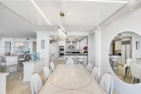 Condominio en venta en Aventura, Florida, 3 dormitorios, 303.23 m2 № 1964436 - foto 11