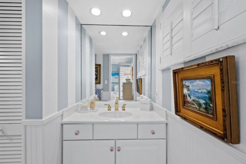 Condo in Longboat Key, Florida, 2 bedrooms  № 1804724 - photo 27