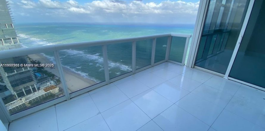 Condo in Sunny Isles Beach, Florida, 2 bedrooms № 1964253