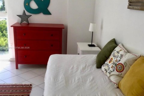 Condo in Sunny Isles Beach, Florida, 2 bedrooms № 2032312 - photo 21