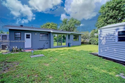 Casa en alquiler en Fort Lauderdale, Florida, 4 dormitorios, 149.39 m2 № 1927037 - foto 28