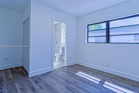 Casa en alquiler en Fort Lauderdale, Florida, 4 dormitorios, 149.39 m2 № 1927037 - foto 7