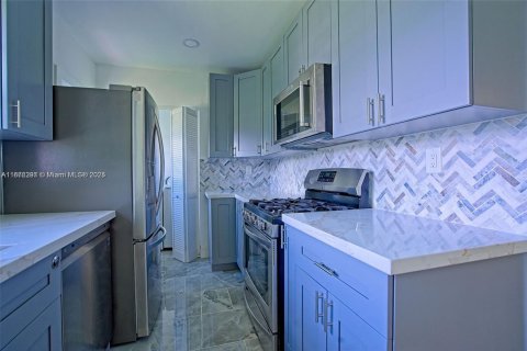 Casa en alquiler en Fort Lauderdale, Florida, 4 dormitorios, 149.39 m2 № 1927037 - foto 16