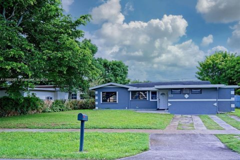 Casa en alquiler en Fort Lauderdale, Florida, 4 dormitorios, 149.39 m2 № 1927037 - foto 2