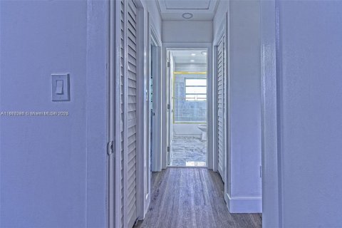 Casa en alquiler en Fort Lauderdale, Florida, 4 dormitorios, 149.39 m2 № 1927037 - foto 8