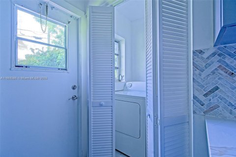 Casa en alquiler en Fort Lauderdale, Florida, 4 dormitorios, 149.39 m2 № 1927037 - foto 17