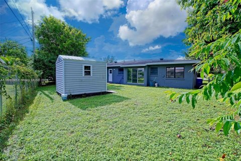 Casa en alquiler en Fort Lauderdale, Florida, 4 dormitorios, 149.39 m2 № 1927037 - foto 27