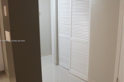 Снять в аренду кондоминиум в Санни-Айлс-Бич, Флорида 1 спальня, 92.9м2, № 2002455 - фото 9