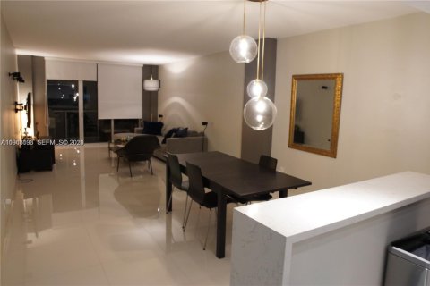 Снять в аренду кондоминиум в Санни-Айлс-Бич, Флорида 1 спальня, 92.9м2, № 2002455 - фото 4