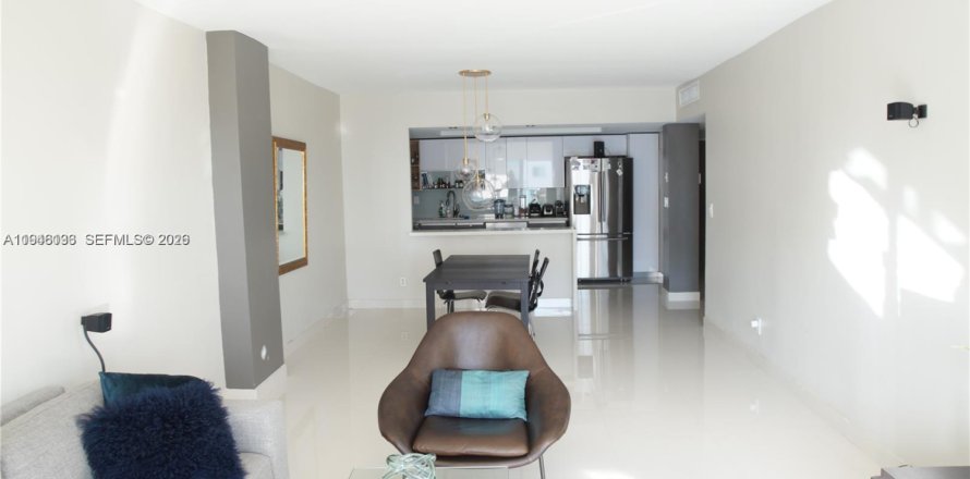 Кондоминиум с 1 спальней в Санни-Айлс-Бич, Флорида № 2002455