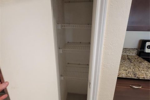 Condo in Saint Petersburg, Florida, 1 bedroom  № 1589633 - photo 13