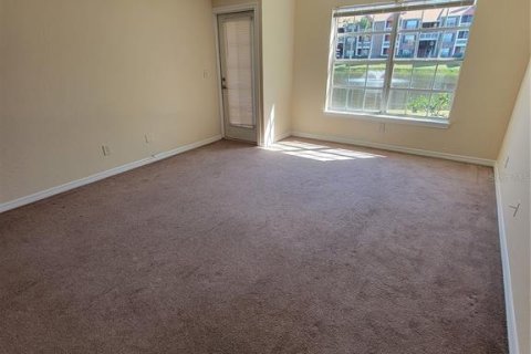 Condo in Saint Petersburg, Florida, 1 bedroom  № 1589633 - photo 5
