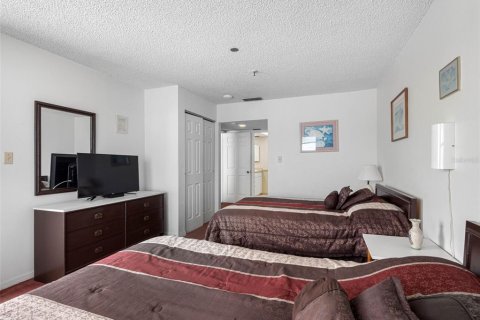 Condo in Madeira Beach, Florida, 2 bedrooms  № 1769329 - photo 28