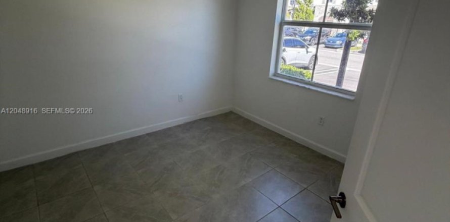 Touwnhouse à Miami, Floride 3 chambres, 127.55 m2 № 2240817