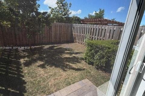 Touwnhouse à louer à Miami, Floride: 3 chambres, 127.55 m2 № 2240817 - photo 5