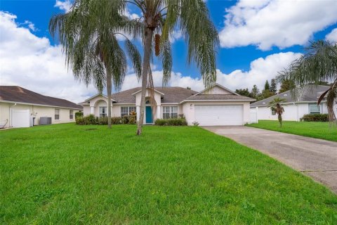 House in Davenport, Florida 5 bedrooms, 233.37 sq.m. № 1565501 - photo 1