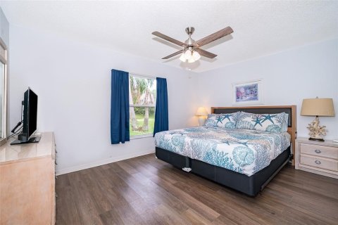 House in Davenport, Florida 5 bedrooms, 233.37 sq.m. № 1565501 - photo 18