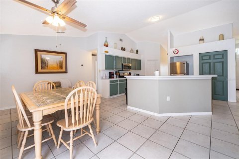 House in Davenport, Florida 5 bedrooms, 233.37 sq.m. № 1565501 - photo 13