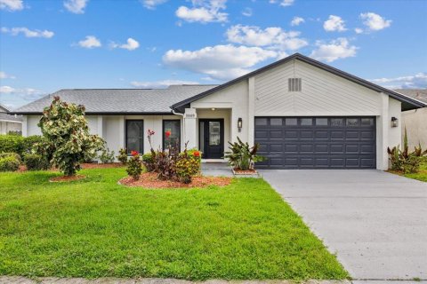 House in Tampa, Florida 4 bedrooms, 158.12 sq.m. № 2215969