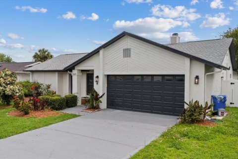 House in Tampa, Florida 4 bedrooms, 158.12 sq.m. № 2215969 - photo 3