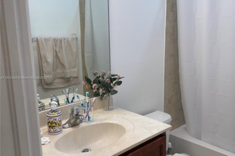 Touwnhouse à louer à Doral, Floride: 3 chambres, 147.62 m2 № 1872052 - photo 8