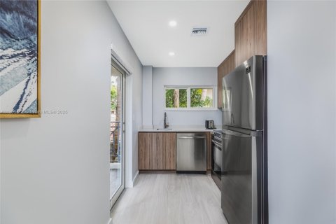 Снять в аренду квартиру в Майами, Флорида 2 спальни, 93.83м2, № 1956432 - фото 6