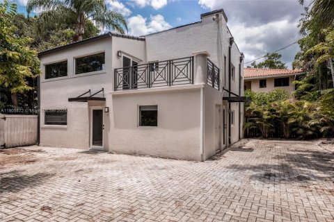 Снять в аренду квартиру в Майами, Флорида 2 спальни, 93.83м2, № 1956432 - фото 1