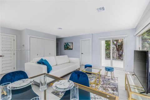 Снять в аренду квартиру в Майами, Флорида 2 спальни, 93.83м2, № 1956432 - фото 5