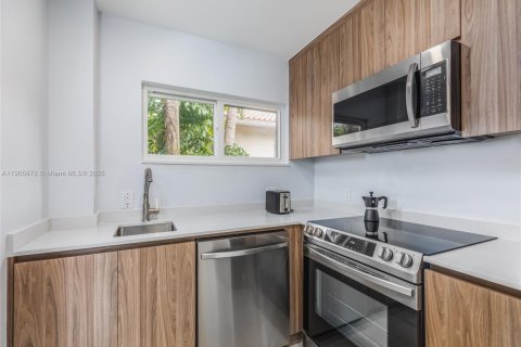 Снять в аренду квартиру в Майами, Флорида 2 спальни, 93.83м2, № 1956432 - фото 14