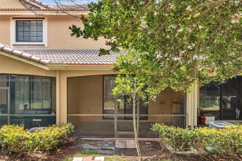 Townhouse in Weston, Florida 2 bedrooms, 107.3 sq.m. № 1891880 - photo 26