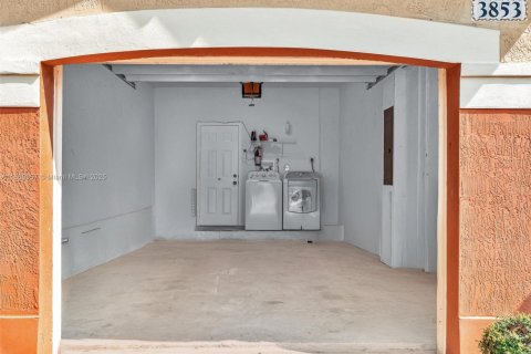 Townhouse in Weston, Florida 2 bedrooms, 107.3 sq.m. № 1891880 - photo 27