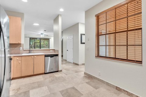 Townhouse in Weston, Florida 2 bedrooms, 107.3 sq.m. № 1891880 - photo 8