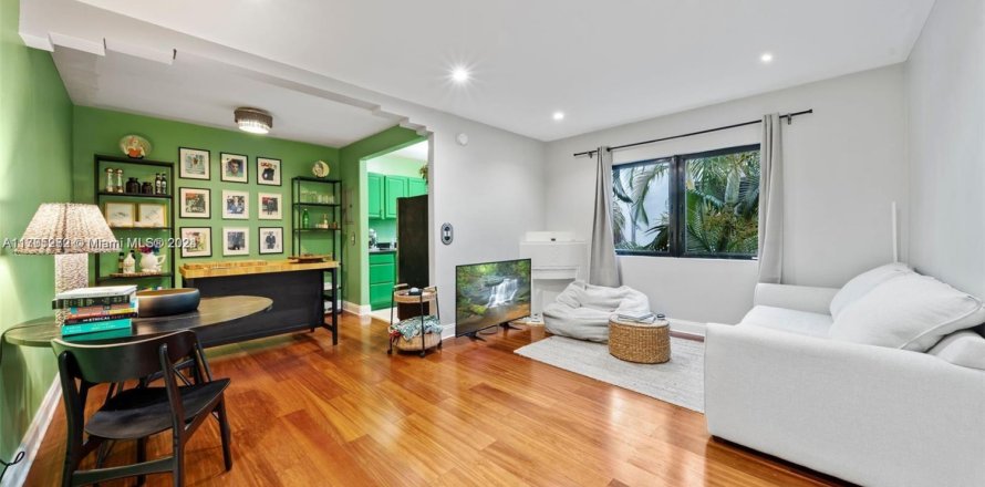 Студия в кондо в Майами-Бич, Флорида № 1984932