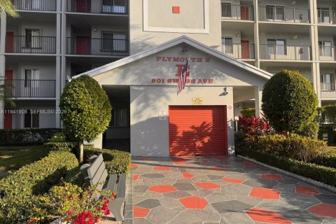 Condominio en Pembroke Pines, Florida, 1 dormitorio  № 2090454