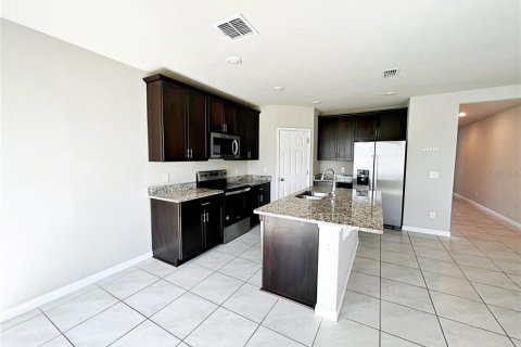 Casa en alquiler en Haines City, Florida, 3 dormitorios, 139.91 m2 № 1798353 - foto 4