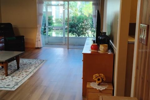 Condo in Saint Petersburg, Florida, 2 bedrooms  № 1851401 - photo 18