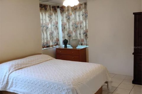 Condo in Saint Petersburg, Florida, 2 bedrooms  № 1851401 - photo 19