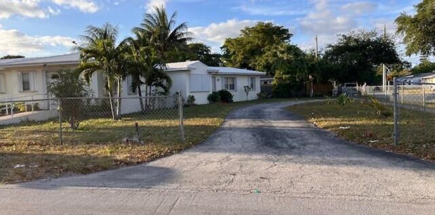Immobilier commercial à Hollywood, Floride 2 chambres, 155.43 m2 № 1121298
