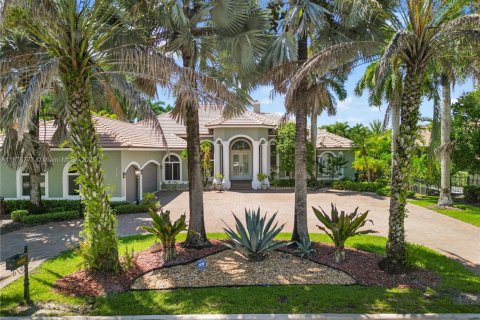 Купить виллу или дом в Корал-Спрингс, Флорида 1 комната, 386.1м2, № 1921483 - фото 1