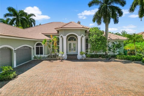Villa ou maison à vendre à Coral Springs, Floride: 6 chambres, 386.1 m2 № 1921483 - photo 4