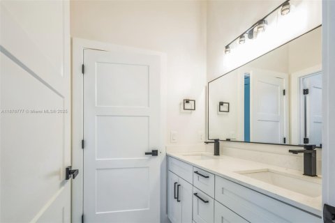 Купить виллу или дом в Корал-Спрингс, Флорида 1 комната, 386.1м2, № 1921483 - фото 25