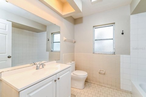 Villa ou maison à louer à Cape Coral, Floride: 3 chambres, 162.02 m2 № 2100324 - photo 15