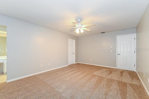 Villa ou maison à louer à Cape Coral, Floride: 3 chambres, 162.02 m2 № 2100324 - photo 11