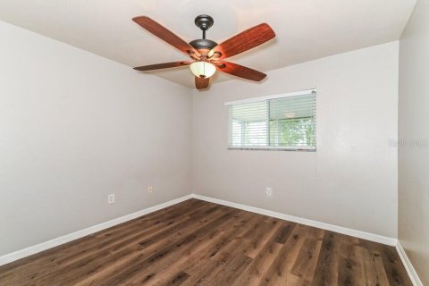 Villa ou maison à louer à Cape Coral, Floride: 3 chambres, 162.02 m2 № 2100324 - photo 14