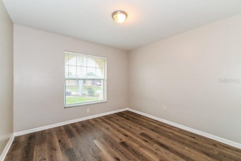Villa ou maison à louer à Cape Coral, Floride: 3 chambres, 162.02 m2 № 2100324 - photo 13