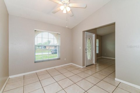 Villa ou maison à louer à Cape Coral, Floride: 3 chambres, 162.02 m2 № 2100324 - photo 6