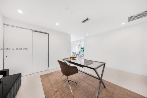 Condo in Aventura, Florida, 5 bedrooms  № 2076224 - photo 23